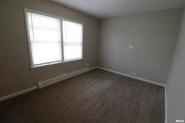 $159,000 | 301 East Melbourne Avenue, Peoria, IL 61603