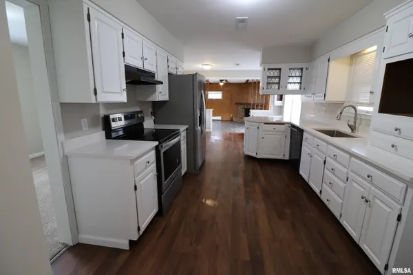 $159,000 | 301 East Melbourne Avenue, Peoria, IL 61603