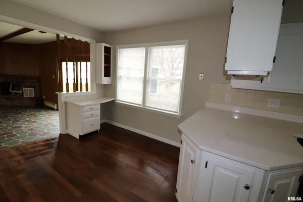 $159,000 | 301 East Melbourne Avenue, Peoria, IL 61603