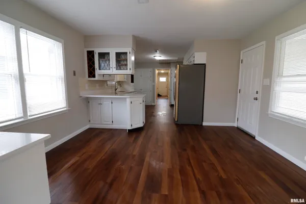 $159,000 | 301 East Melbourne Avenue, Peoria, IL 61603