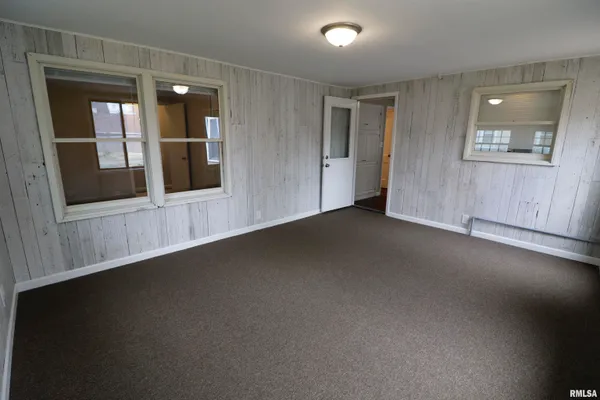 $159,000 | 301 East Melbourne Avenue, Peoria, IL 61603