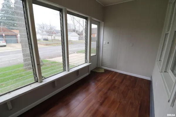 $159,000 | 301 East Melbourne Avenue, Peoria, IL 61603