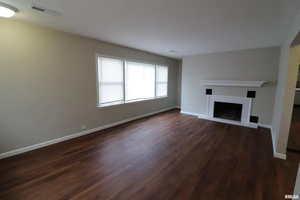 $159,000 | 301 East Melbourne Avenue, Peoria, IL 61603