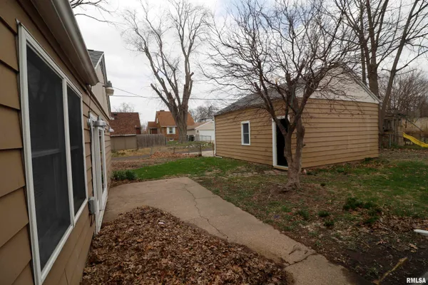 $159,000 | 301 East Melbourne Avenue, Peoria, IL 61603