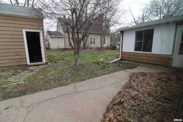 $159,000 | 301 East Melbourne Avenue, Peoria, IL 61603