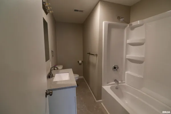 $159,000 | 301 East Melbourne Avenue, Peoria, IL 61603