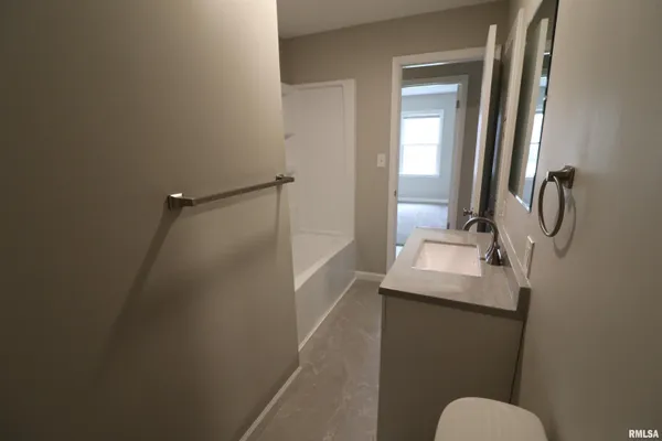 $159,000 | 301 East Melbourne Avenue, Peoria, IL 61603