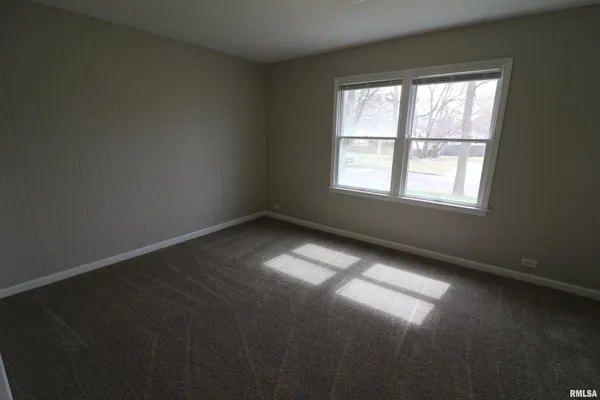 $159,000 | 301 East Melbourne Avenue, Peoria, IL 61603