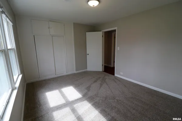 $159,000 | 301 East Melbourne Avenue, Peoria, IL 61603