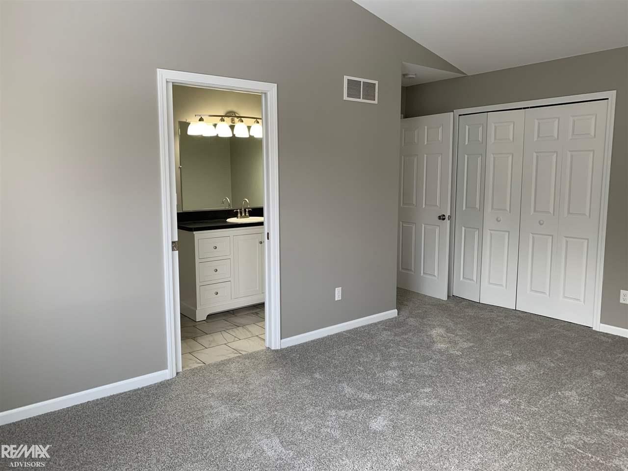 9589 Nook Road Algonac, MI 48001 - Photo 24 of 31 50034015-23.JPG