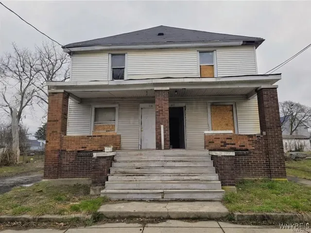 $70,000 | 1046 Centre Avenue, Niagara Falls, NY 14305