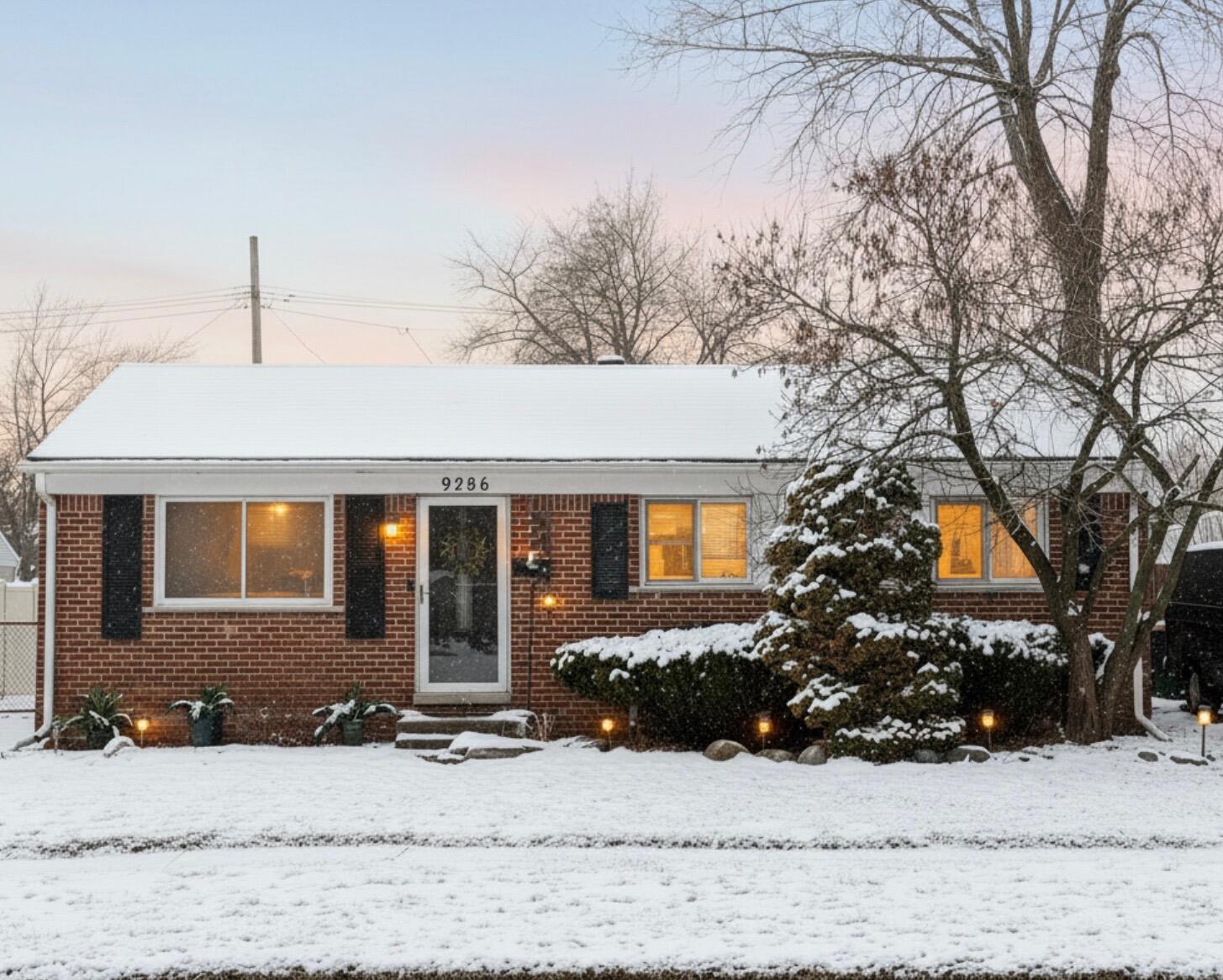 9286 Chamberlain Street Romulus, MI 48174 - Photo 1 of 13 IMG_0840