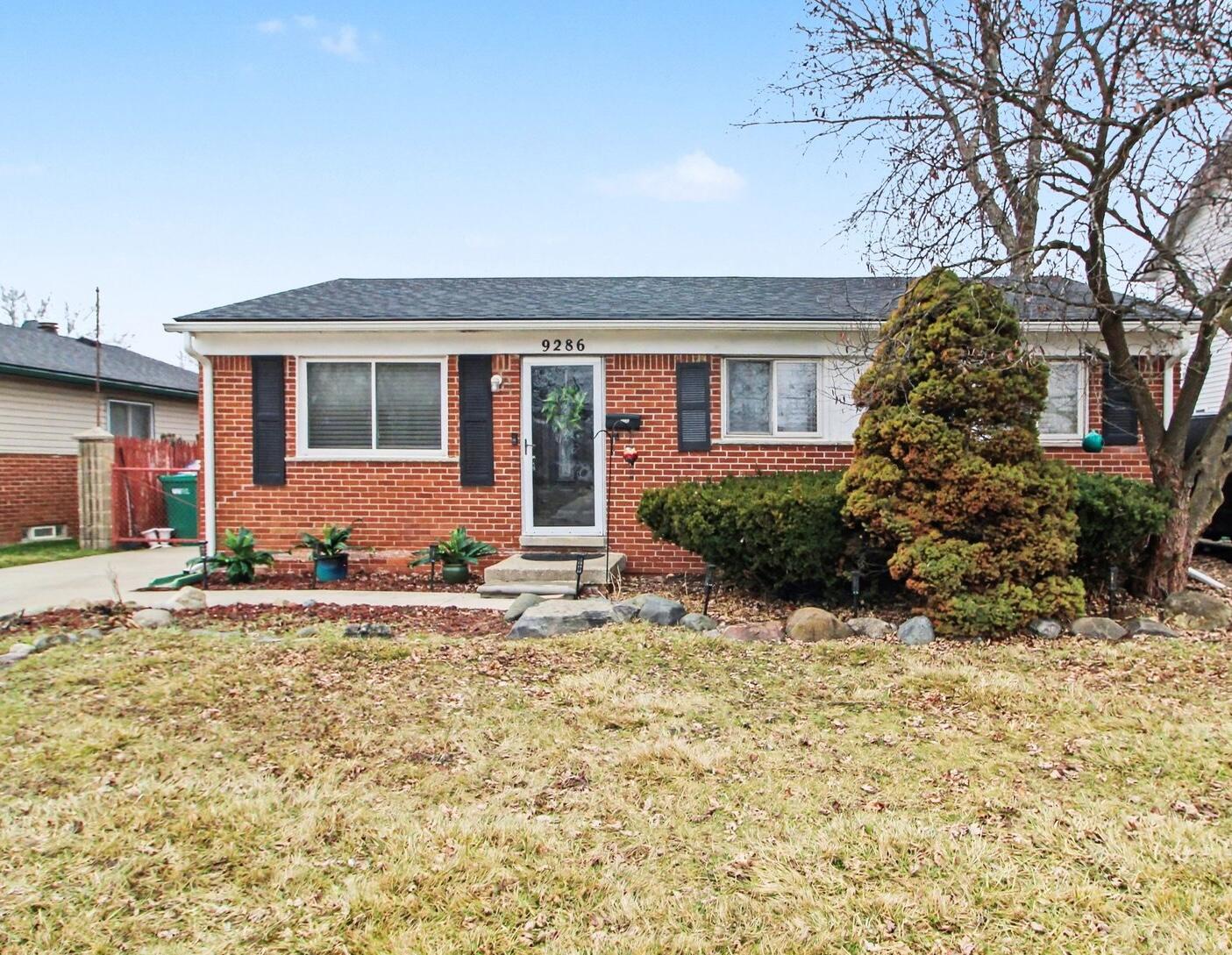 9286 Chamberlain Street Romulus, MI 48174 - Photo 2 of 13 001_file_8276