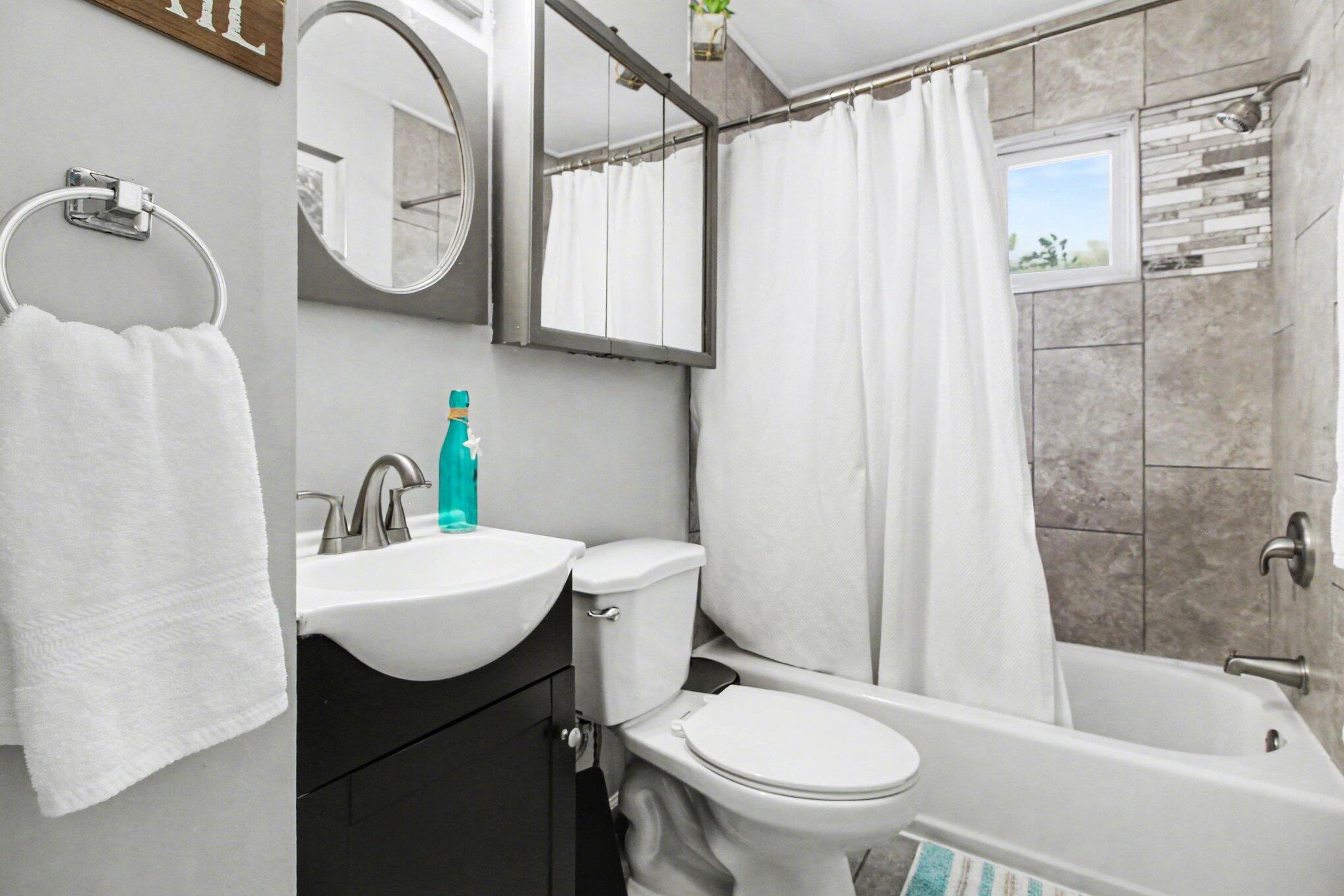 9286 Chamberlain Street Romulus, MI 48174 - Photo 9 of 13 013_file_3083