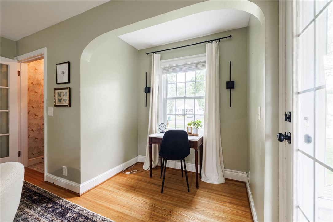 695 Eaton Road Irondequoit, NY 14617 - Photo 6 of 34