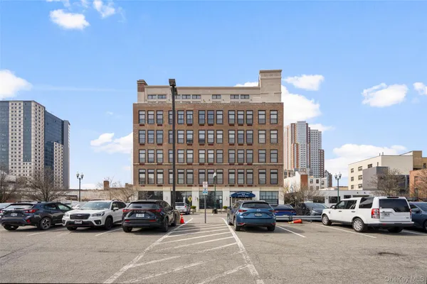 $575,000 | 25 Leroy Place, Unit 212, New Rochelle, NY 10805