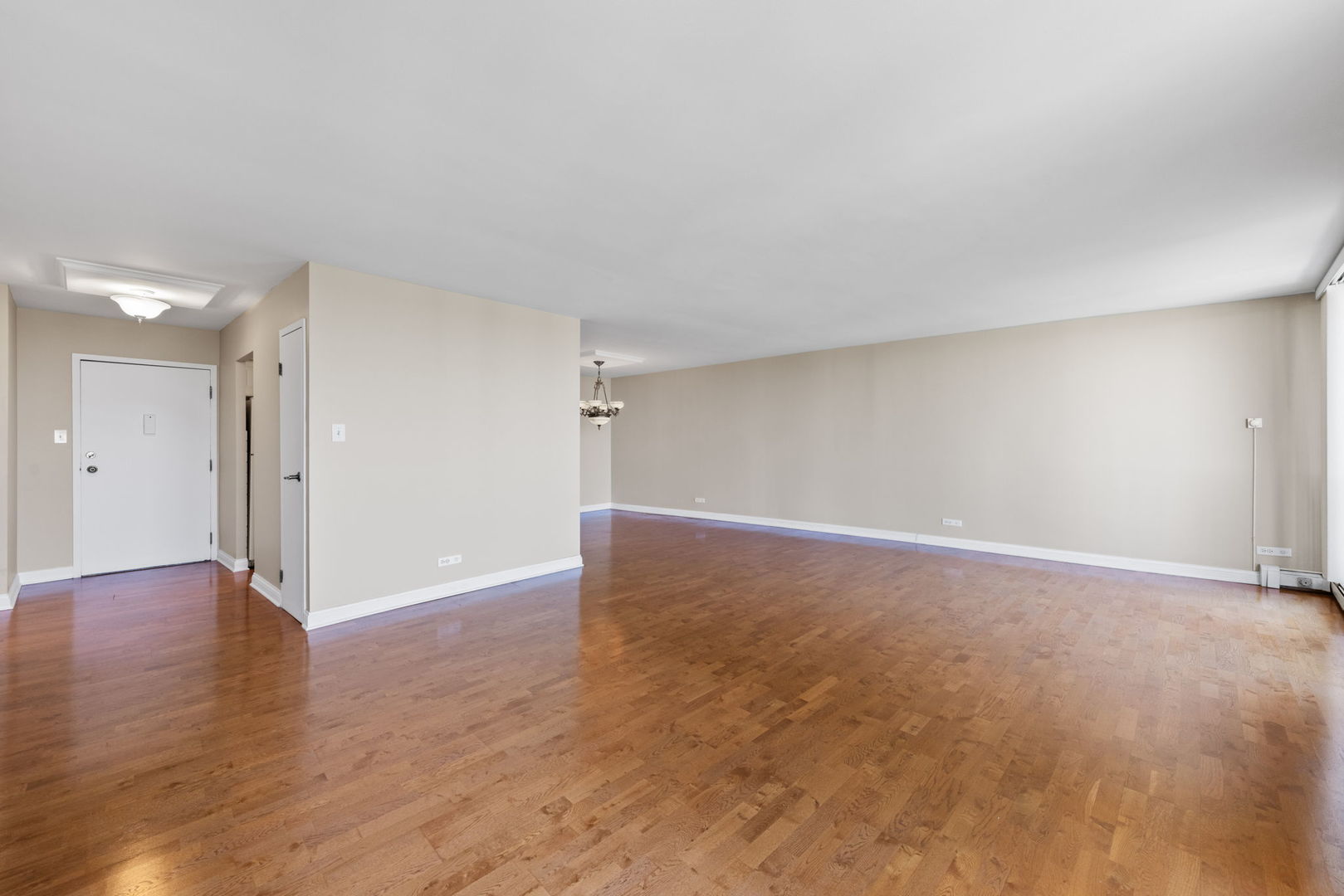 40 North Tower Road, Unit 14B Oak Brook, IL 60523 - Photo 8 of 37 Gallery Image 8