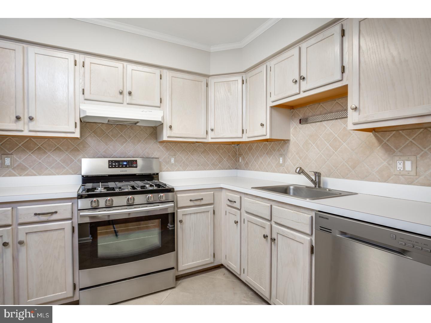 2506 Stokes Road Mount Laurel, NJ 08054 - Photo 4 of 21
