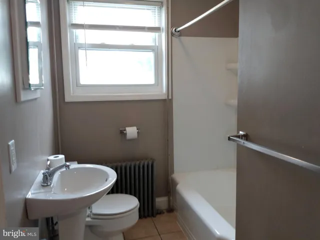 $1,100 | 579 Guilford Avenue, Unit 2, Chambersburg, PA 17201