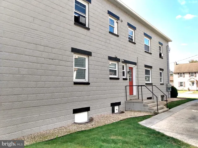 $1,100 | 579 Guilford Avenue, Unit 2, Chambersburg, PA 17201