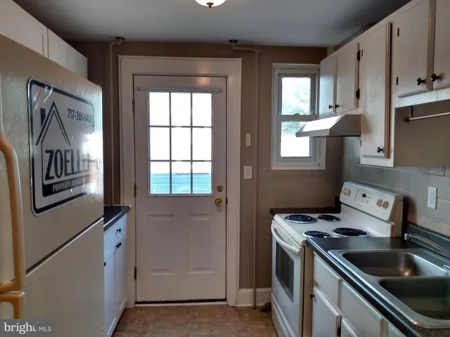 $1,100 | 579 Guilford Avenue, Unit 2, Chambersburg, PA 17201