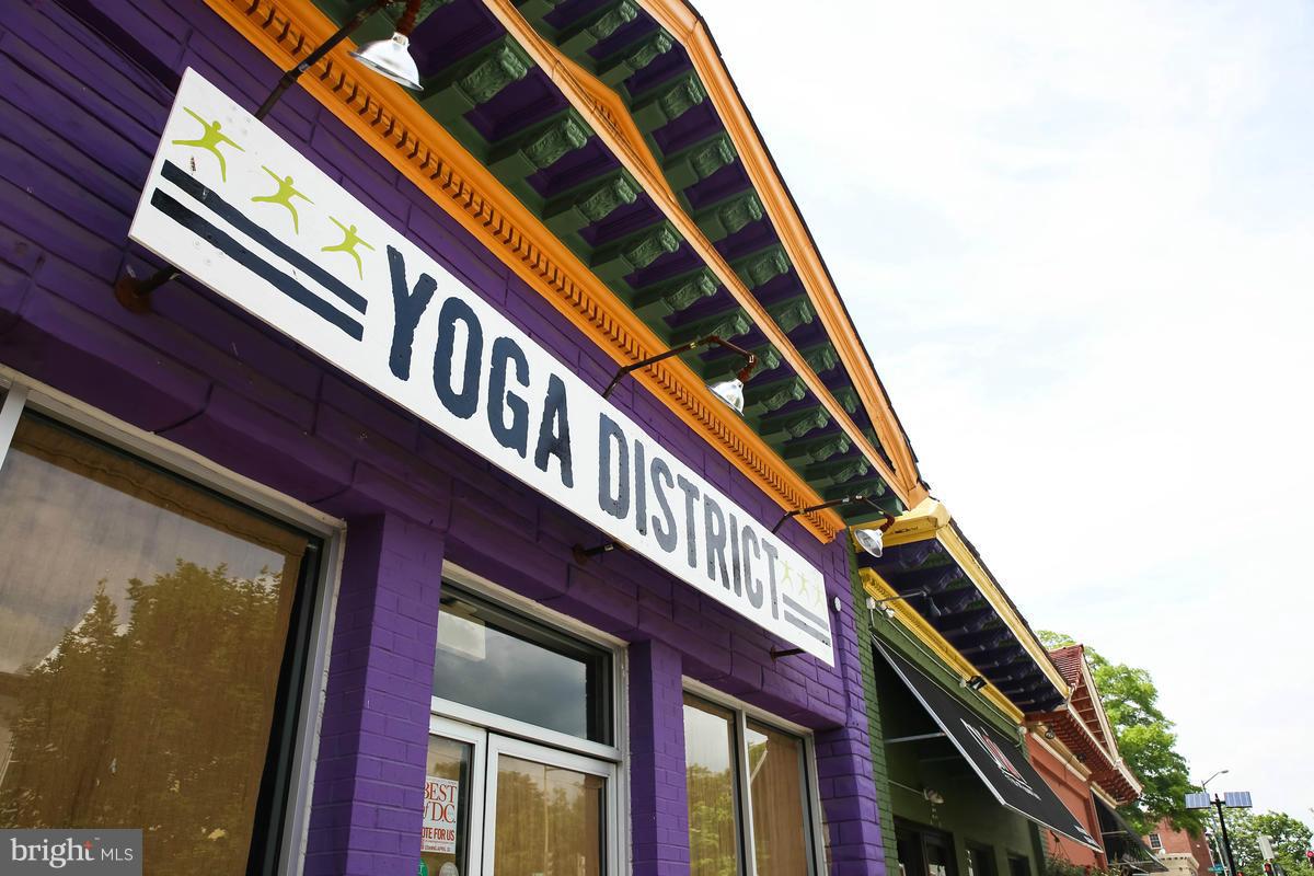 1920 3rd Street Northeast, Unit 7 Washington, DC 20002 - Photo 15 of 21 a front view of a building