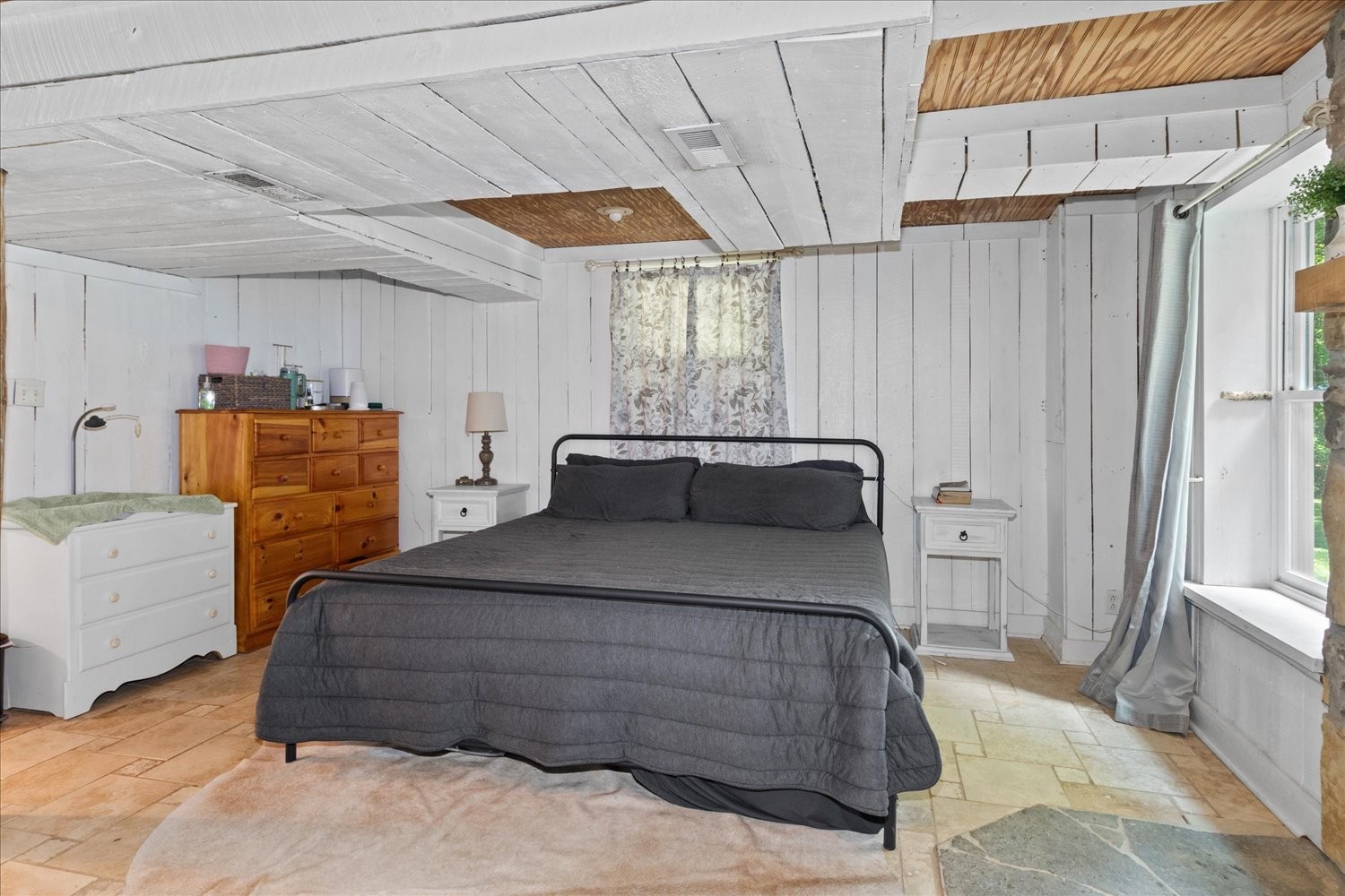 2095 Coyle Road Lynnville, TN 38472 - Photo 16 of 28 large bedroom