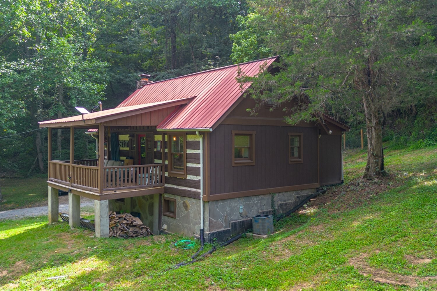 5-10 minutes from interstate 65