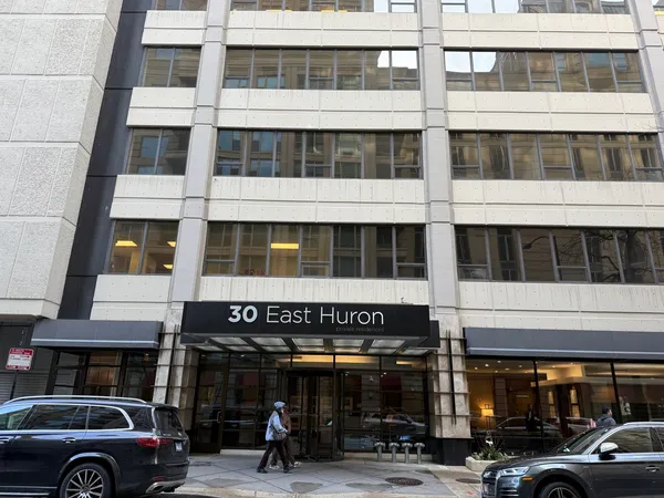 $2,800 | 30 East Huron Street, Unit 1202, Chicago, IL 60611