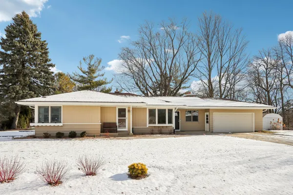 860 Anthony Lane, Brookfield, WI 53045