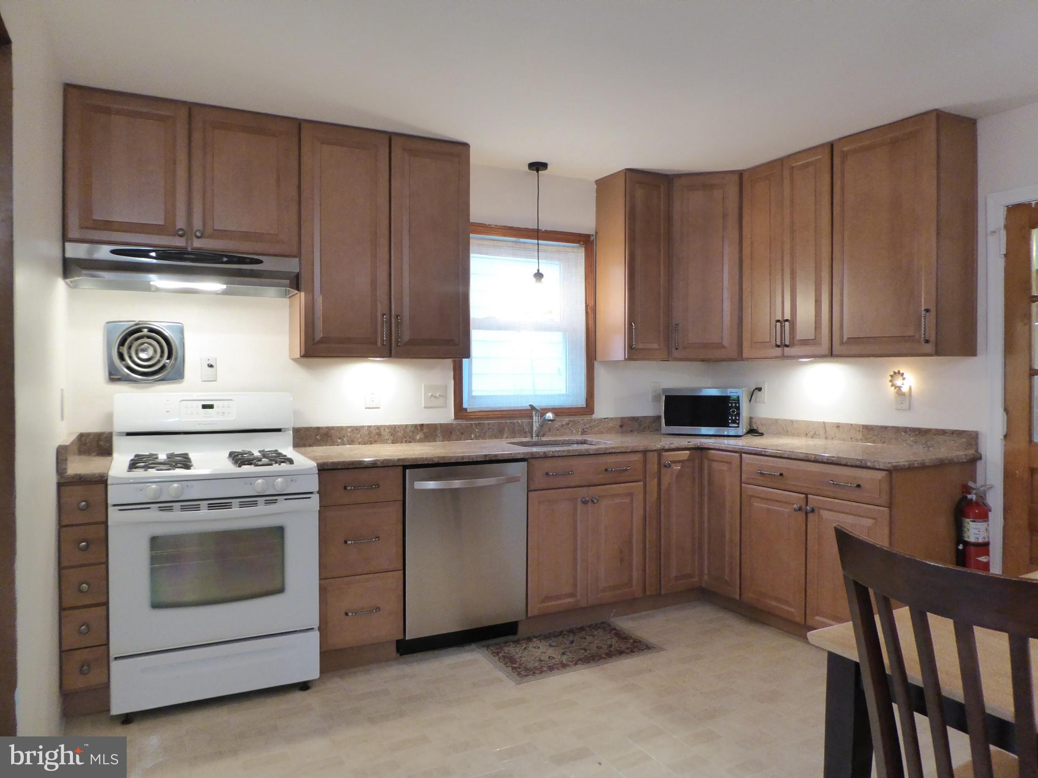 252 Clamer Road Ewing, NJ 08628 - Photo 5 of 21