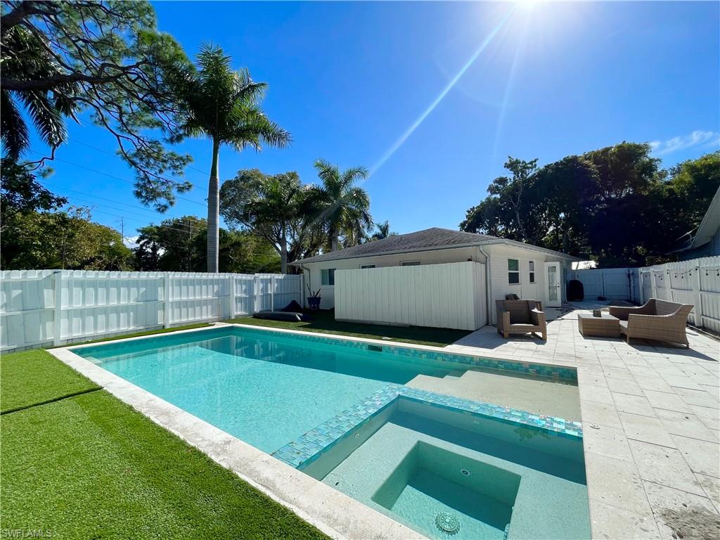 905 13th Street North Naples, FL 34102 - Photo 11 of 23