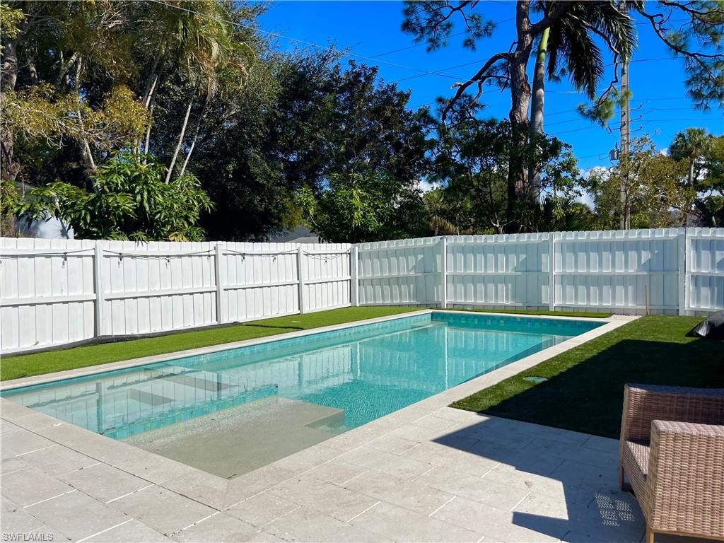 905 13th Street North Naples, FL 34102 - Photo 12 of 23