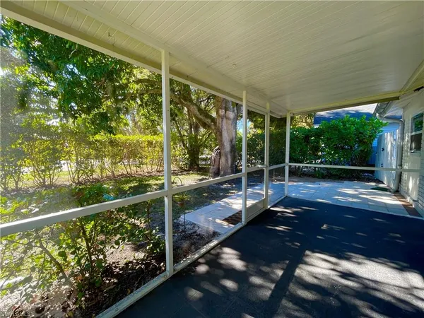 $8,000 | 905 13th Street North, Naples, FL 34102