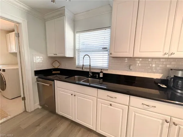 $8,000 | 905 13th Street North, Naples, FL 34102