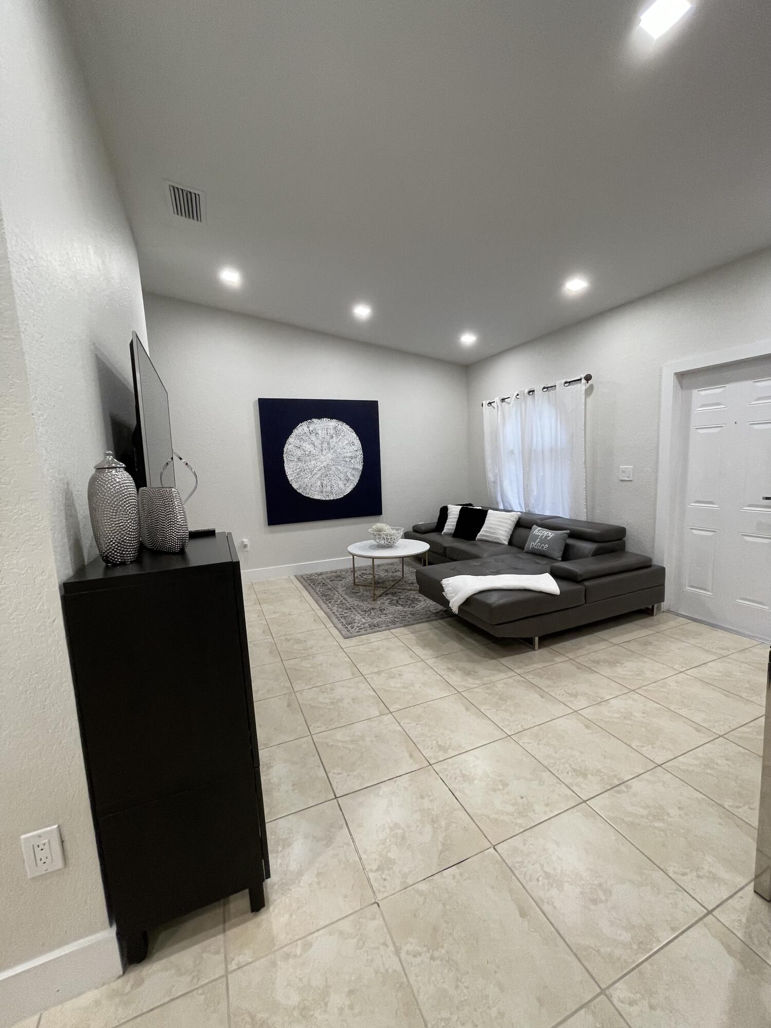 13066 Southwest 218th Terrace Miami, FL 33170 - Photo 6 of 27 IMG_0745