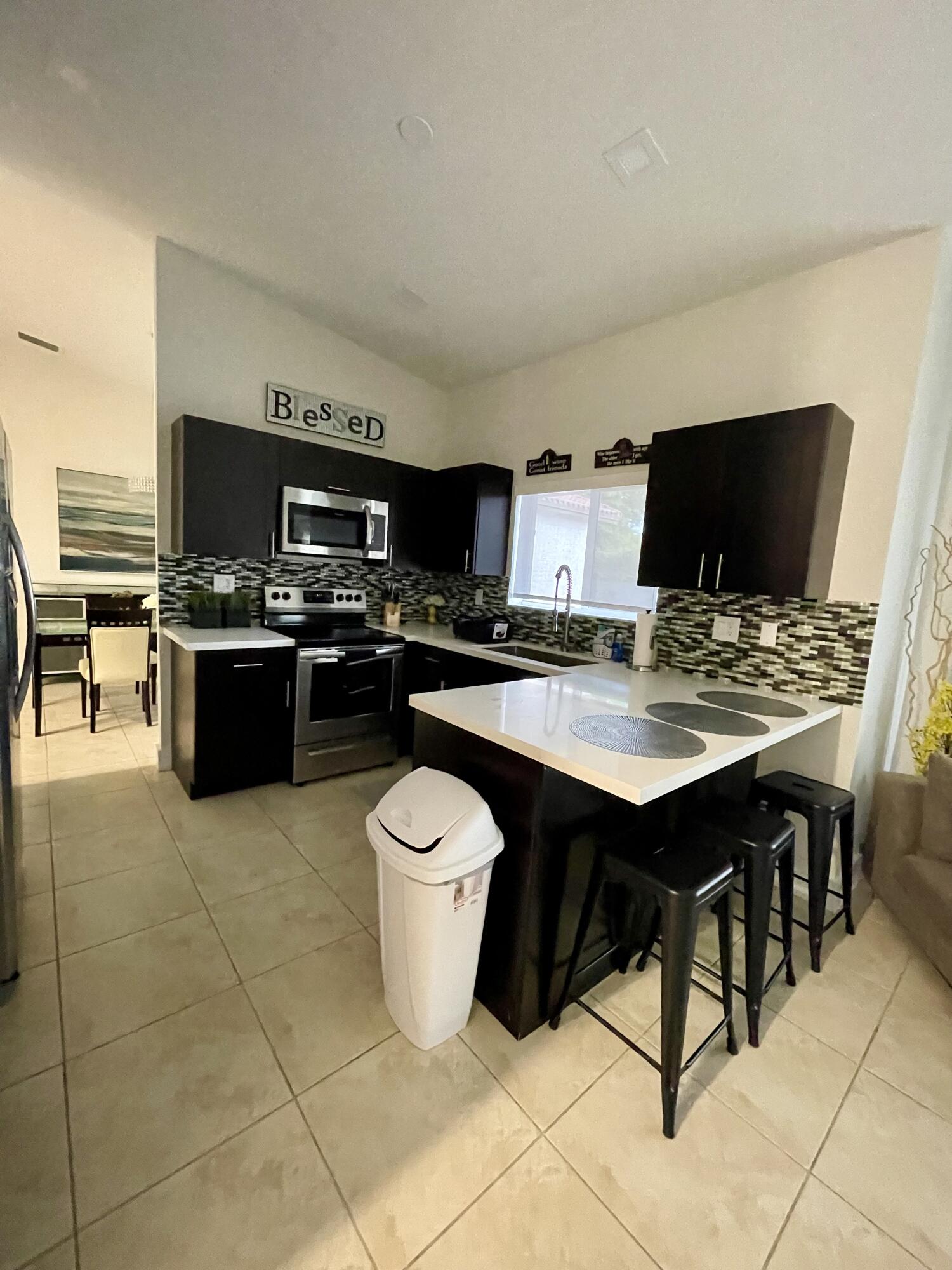 13066 Southwest 218th Terrace Miami, FL 33170 - Photo 10 of 27 IMG_0723