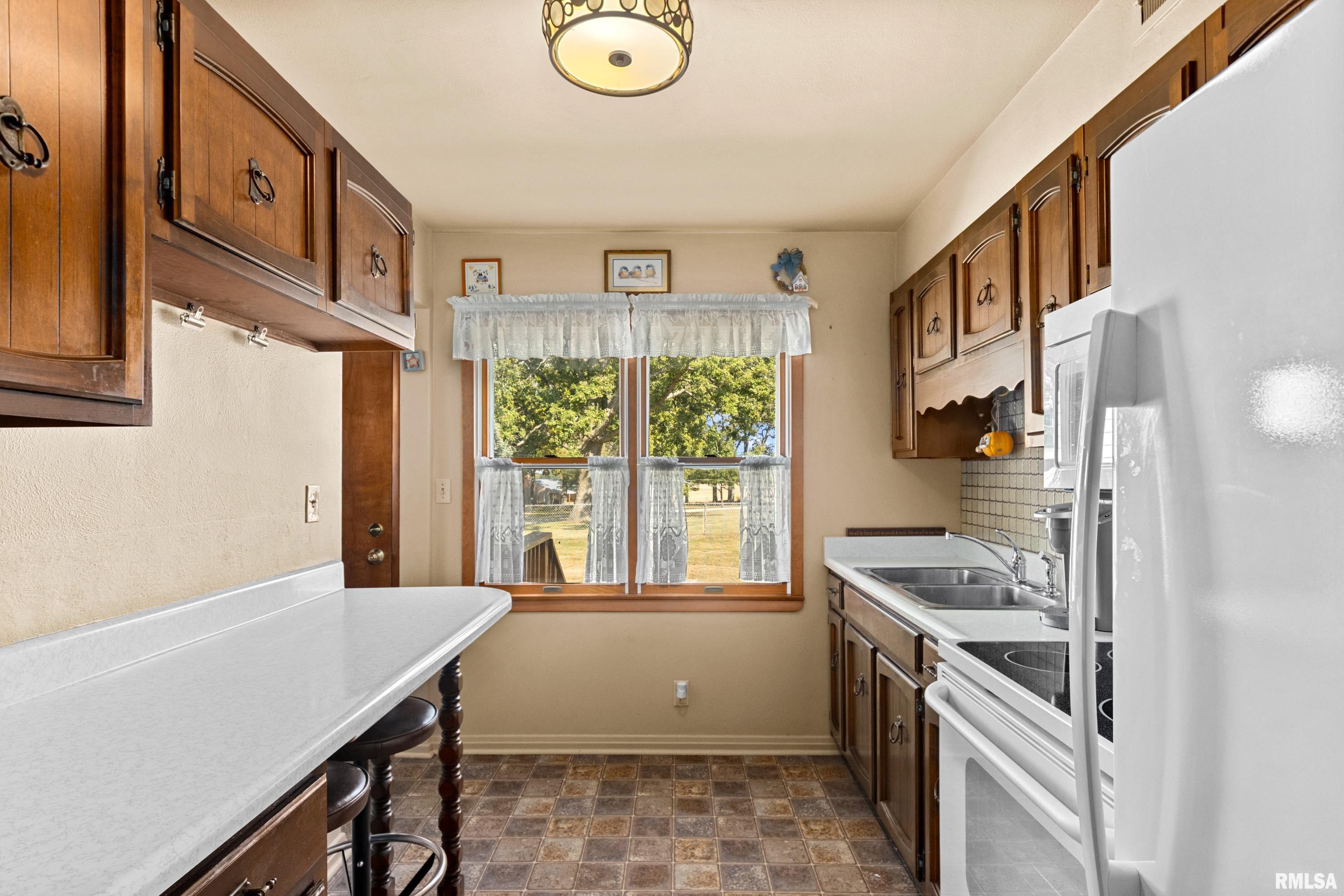 3301 Springfield Road East Peoria, IL 61611 - Photo 21 of 44 Gallery Image 21