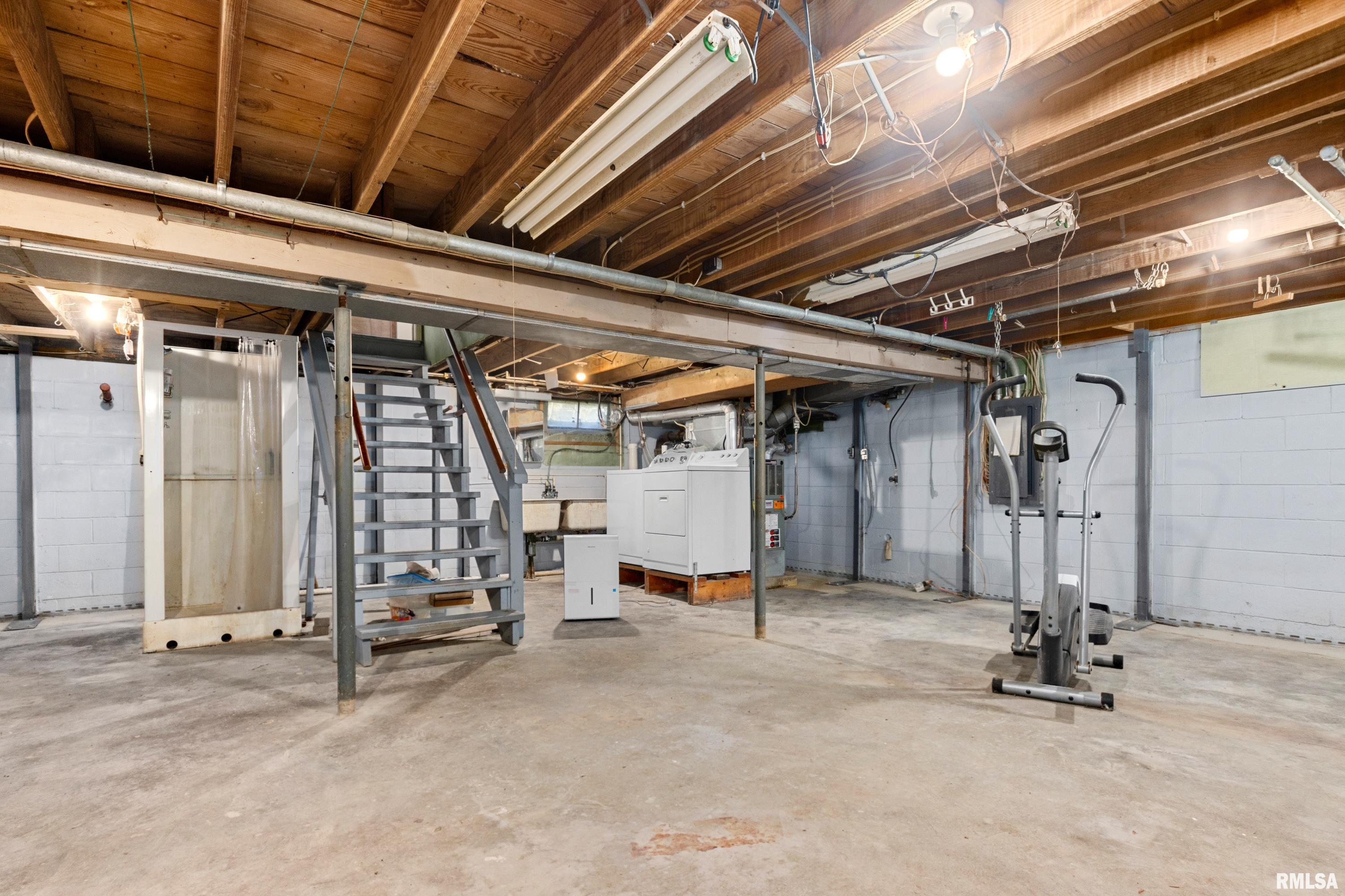 3301 Springfield Road East Peoria, IL 61611 - Photo 35 of 44 Gallery Image 35