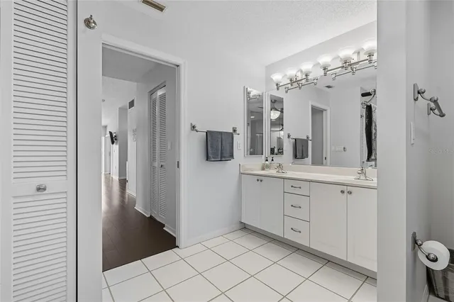 $3,950 | 1447 Gleneagles Drive, Venice, FL 34292