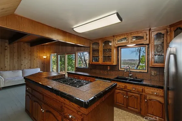 $625,000 | 495 Kuffel Canyon Road, Lake Arrowhead, CA 92352