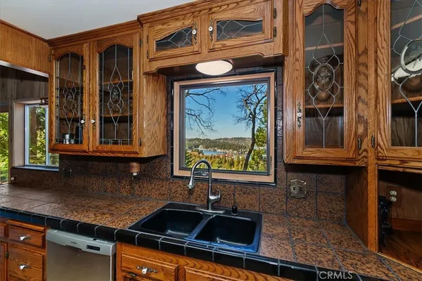 $625,000 | 495 Kuffel Canyon Road, Lake Arrowhead, CA 92352