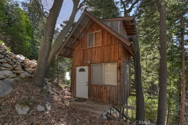 $635,000 | 495 Kuffel Canyon Road, Lake Arrowhead, CA 92352