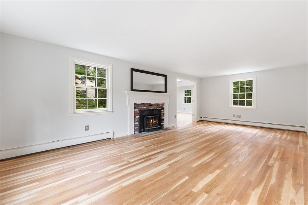 27 Brookside Road Topsfield, MA 01983 - Photo 13 of 40