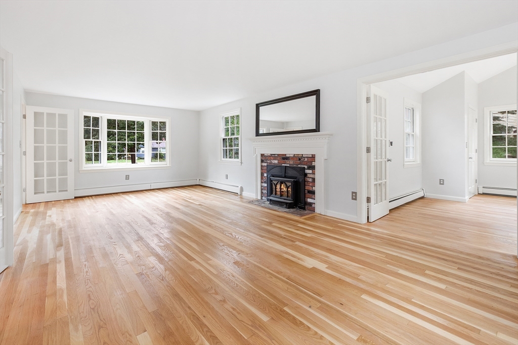 27 Brookside Road Topsfield, MA 01983 - Photo 14 of 40