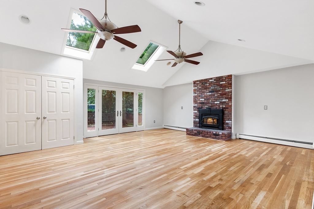 27 Brookside Road Topsfield, MA 01983 - Photo 3 of 40