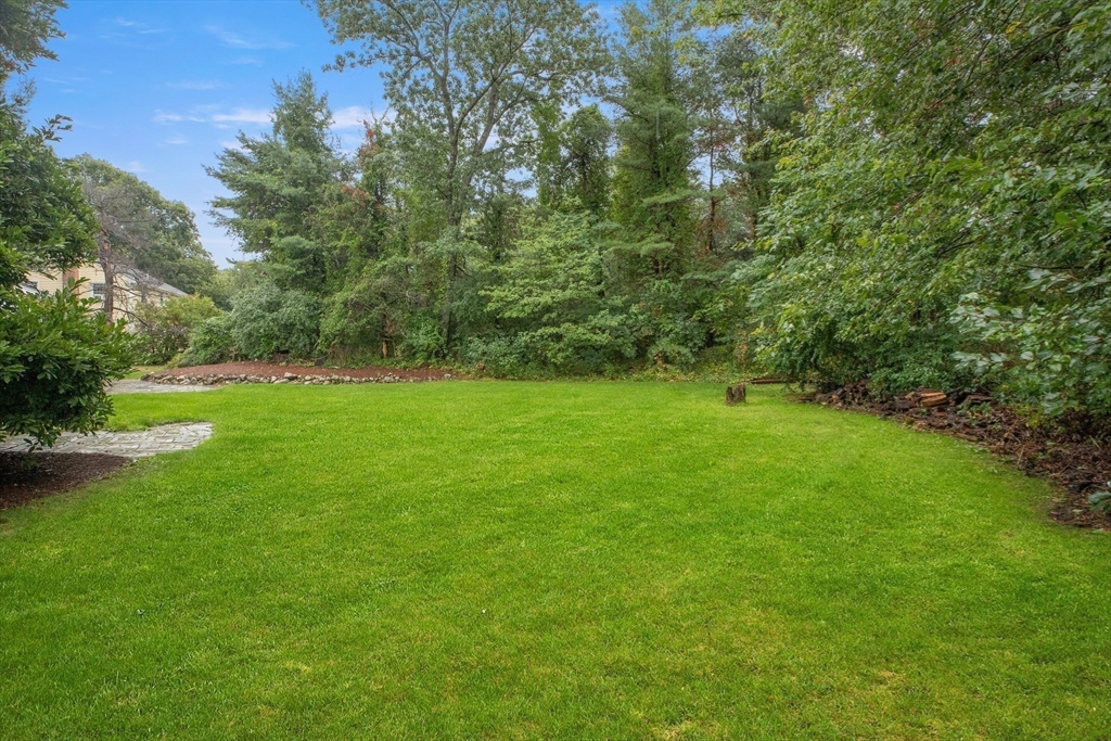 27 Brookside Road Topsfield, MA 01983 - Photo 36 of 40