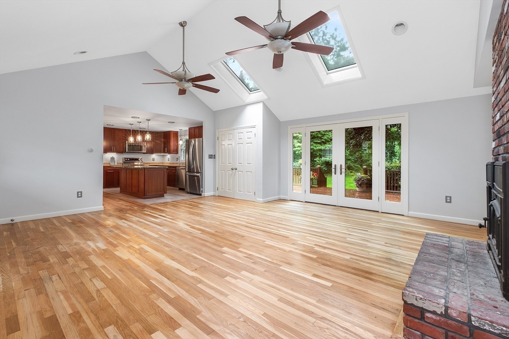 27 Brookside Road Topsfield, MA 01983 - Photo 5 of 40