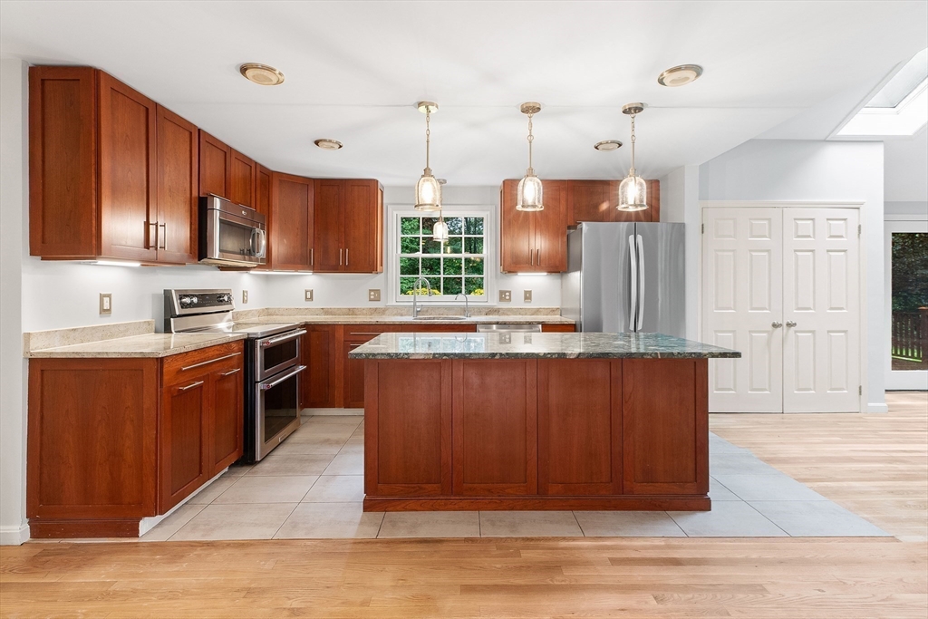 27 Brookside Road Topsfield, MA 01983 - Photo 7 of 40