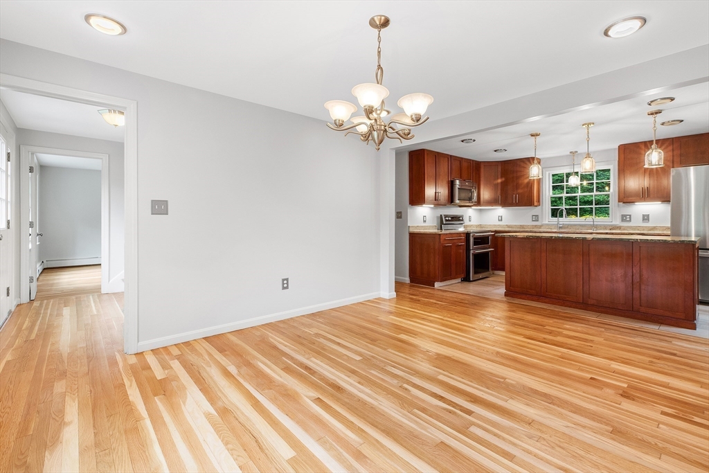 27 Brookside Road Topsfield, MA 01983 - Photo 8 of 40